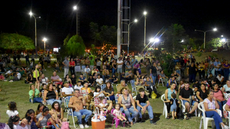 "Verano en Marcha" en Villa Ángela: música, familia y distención en el Parque del Centenario