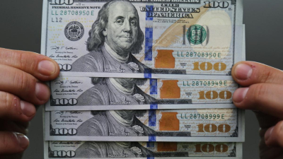 El dólar blue cayó a niveles de diciembre y los financieros acompañan a la baja