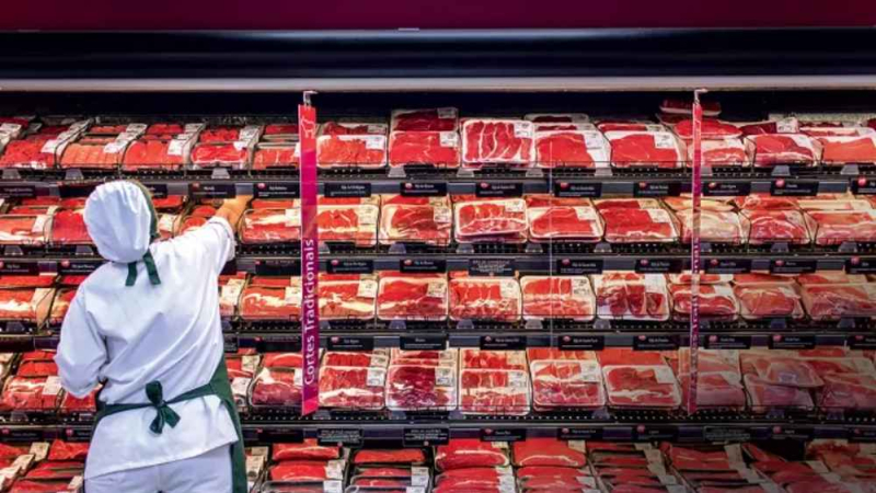 Por la crisis las familias dejan de consumir carne y leche