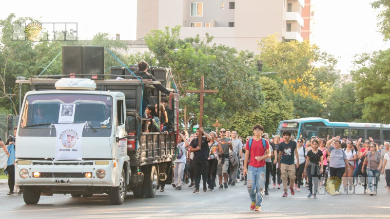 El rezo del Viacrucis unió a Corrientes y Resistencia