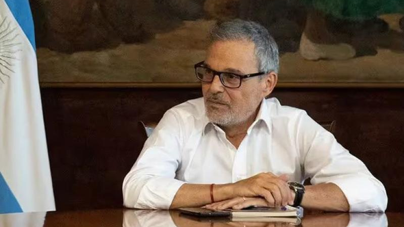 Salud asegura que los laboratorios presionan para la vacunación masiva