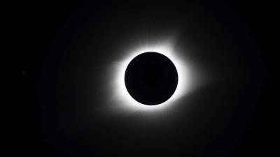 El eclipse total en América del Norte atrae interés científico, alegría y caos