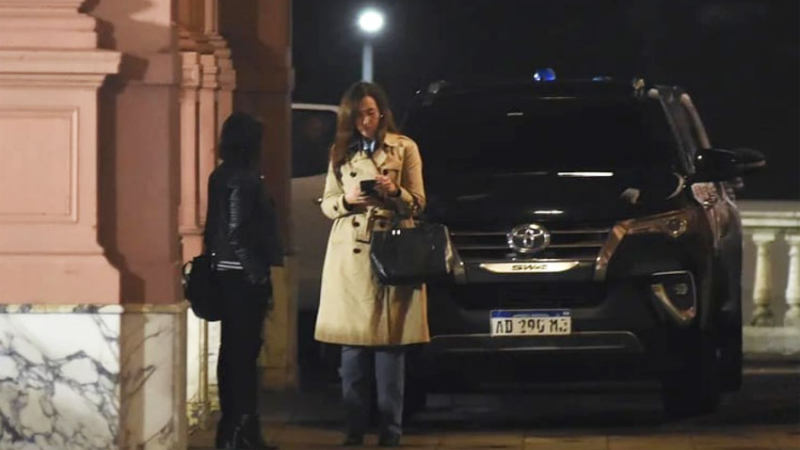 Milei regresó de EEUU y llamó a reunión de Gabinete en la Casa Rosada