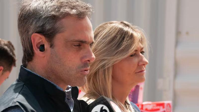 El gobierno mantiene el silencio sobre la situación de la directora de Aduanas