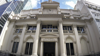 El Banco Central bajó la tasa de interés de los plazos fijos a un 40% anual, tras el dato de la inflación