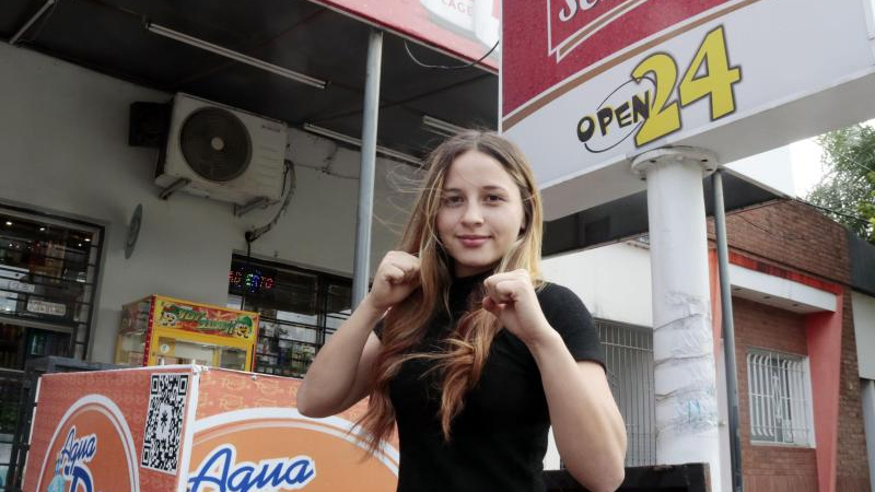 Yanela Cáceres, la joven que defendió su puesto de trabajo con los puños