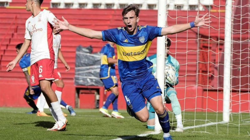 Martínez metió mano en la reserva y convocó a Tiago Simoni