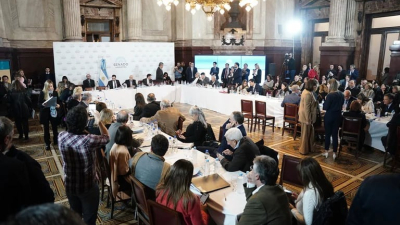 Senado: el oficialismo logró dictamen favorable para la Ley Bases