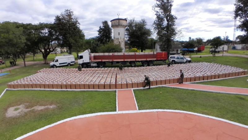 Detuvieron a un camionero con más de 500 mil atados de cigarrillos sin aval en el acceso a Las Palmas