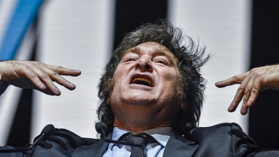 Quiere eliminar a todos los contratados