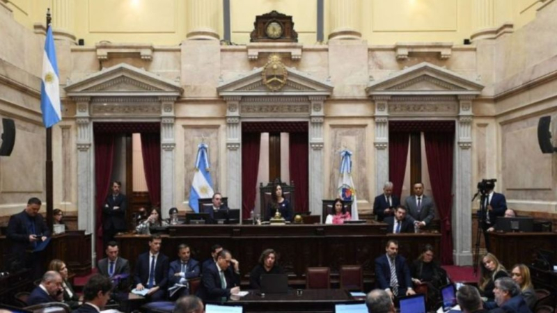En la Ley Bases incorporó a la protesta sindical como motivo de despido con causa