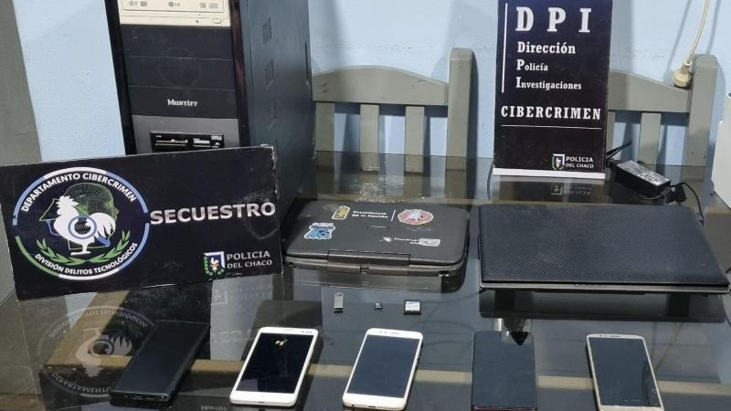 Un profesor de Laguna Blanca enviaba fotos sexuales a sus alumnas