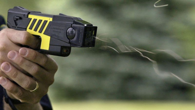 Avanza el debate en la Legislatura para la incorporación de pistolas Taser