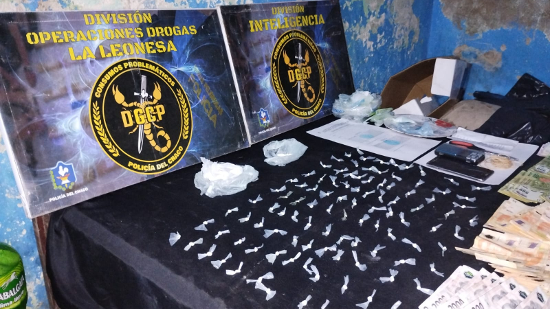La Policía del Chaco incautó más de 200 dosis de cocaína y medio millón de pesos en la Leonesa