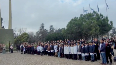 Histórico: los estudiantes de Castelli hicieron su promesa de Lealtad a la Bandera en Rosario