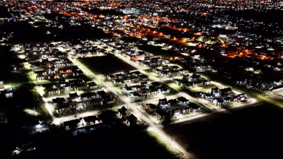 El barrio Chacra 137 cuenta con alumbrado público y veredas