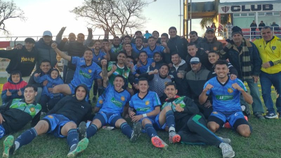 Policiales, con mucho corazón y por penales, a "semis"