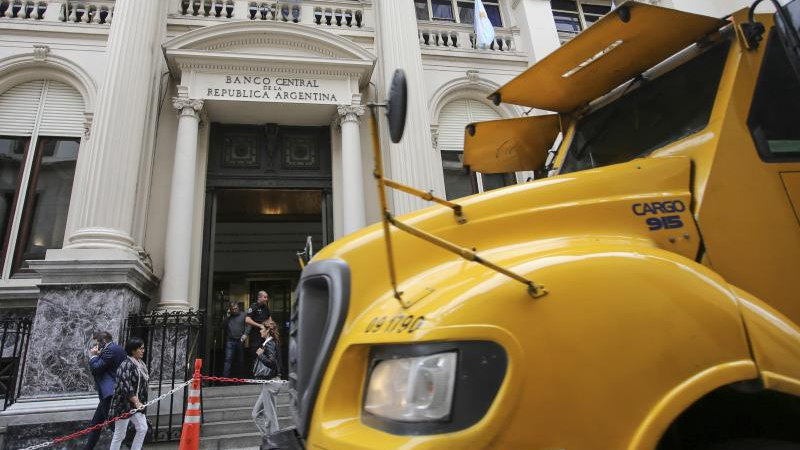 Reservas del Banco Central cayeron USD 559 millones, las más bajas desde abril