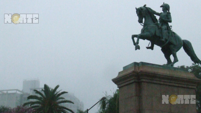 La neblina cubrió el cielo de Resistencia