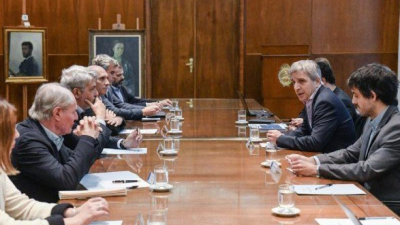 Economía se reunió con los supermercados y advirtió por la suba de precios