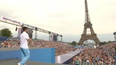 El emocionante momento del "Maligno" Torres en el Paseo de los Campeones