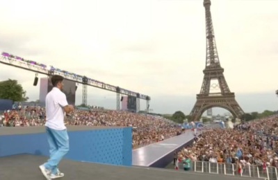 El emocionante momento del "Maligno" Torres en el Paseo de los Campeones