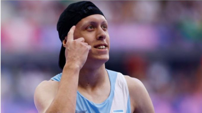 El velocista argentino Larregina se metió en la semifinales de los 400 metros tras ganar una insólita carrera