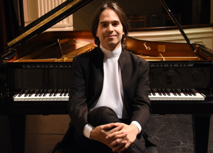 Horacio Lavandera Feed.jpg
