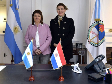 embajadora Paraguay Helena Felip ministra de Seguridad Patricia Bullrich.jpg