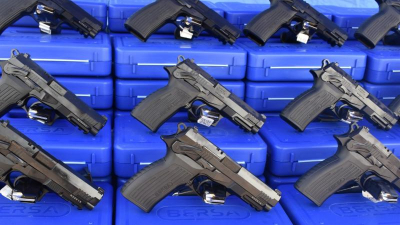 Dotan de pistolas nuevas a los agentes de la Policía del Chaco