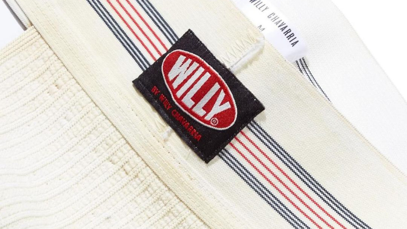 Calzoncillos rotos y manchados a 544 mil pesos: la nueva moda que puso de cabeza al mundo