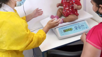 Realizarán estudios auditivos en bebés menores de un año
