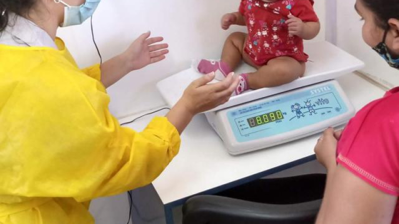 Realizarán estudios auditivos en bebés menores de un año