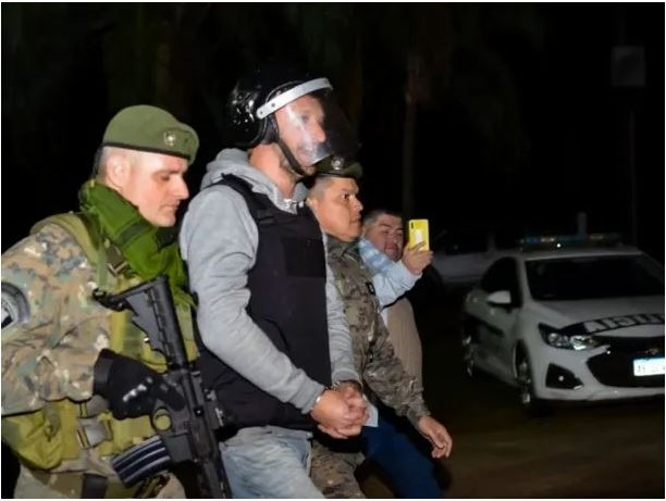 Kiska detenido.JPG