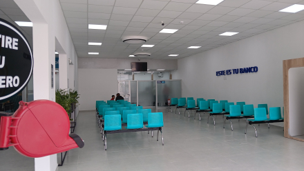 Nuevo edificio del Nuevo Banco del Chaco en du graty (1).jpg