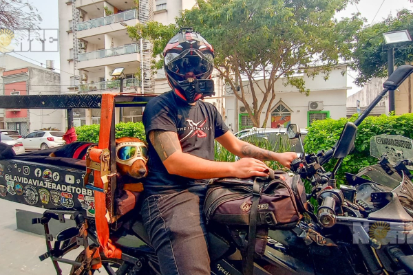 La vida viajera de Tobby y Gabriel