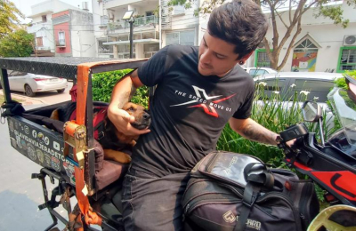 Vio que maltrataban a un perrito y lo adoptó: "Hoy Tobby es mi hijo"