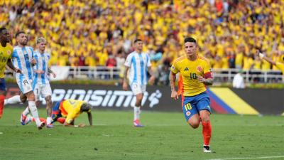 Con un polémico penal, la Selección perdió ante Colombia en Barranquilla