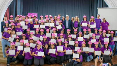 Más de sesenta mujeres terminaron la certificación de construcción en seco