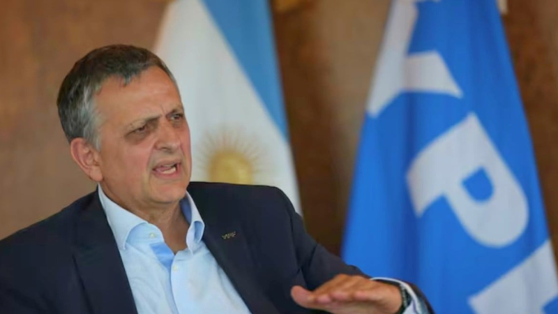 YPF anunció la venta de su participación en MetroGAS
