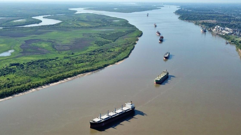 El gobierno nacional anunció que licitará la hidrovía Paraná-Paraguay antes de fin de año
