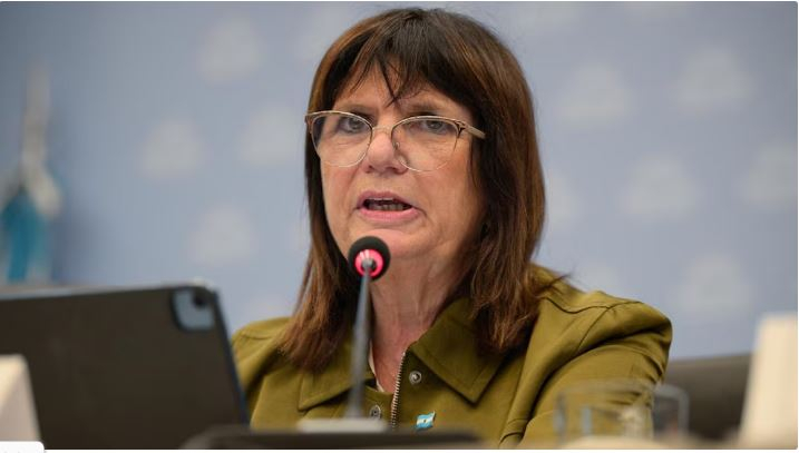 ministra Bullrich.JPG