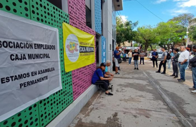 Reclamo en la Caja Municipal por salarios y contra el Presupuesto