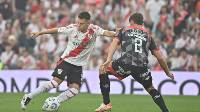 River goleó a Barracas Central y quiere seguir cerca de los líderes