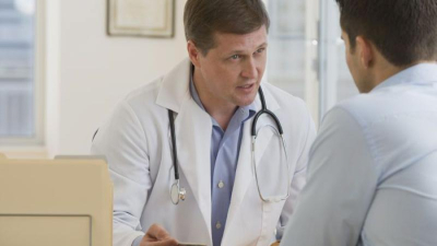 Cáncer de próstata: la peor estrategia es esperar a tener síntomas para ir al médico