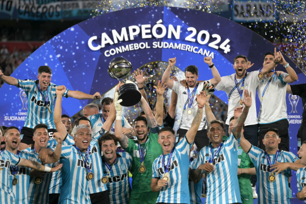 Para la historia: Racing goleó y se coronó campeón de la Sudamericana
