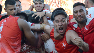Estudiantes golpeó en el momento justo y es finalista del Clausura