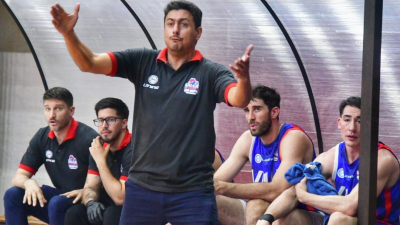 Sin una ofensiva fluida, Villa San Martín apeló a su ADN defensivo y se metió en semifinales de Conferencia