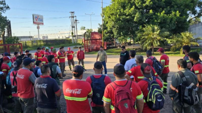 Camioneros movilizados en toda la provincia por el techo del gobierno a las paritarias