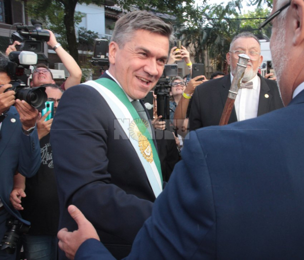 El gobernador de la Provincia del Chaco, Leandro Zdero, llega a la Legislatura para inaugurar  el 56º período de Sesiones Ordinarias del Poder Legislativo. 01-03-24.